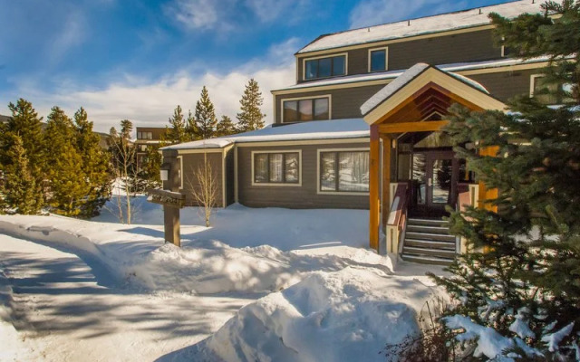 The Pines Condominiums at West Keystone