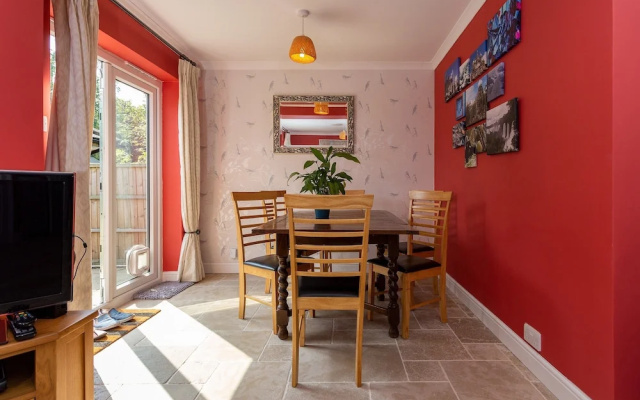 Spacious 3 Bedroom House With Garden in Bermondsey