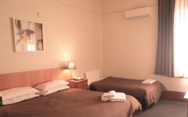 Princes Lodge Motel
