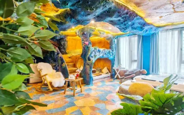 Fanyunqi Homestay · Central Avenue Chinese Baroque Metro Branch