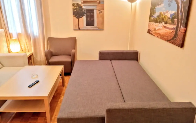 Comfortable apartment in Acropolis