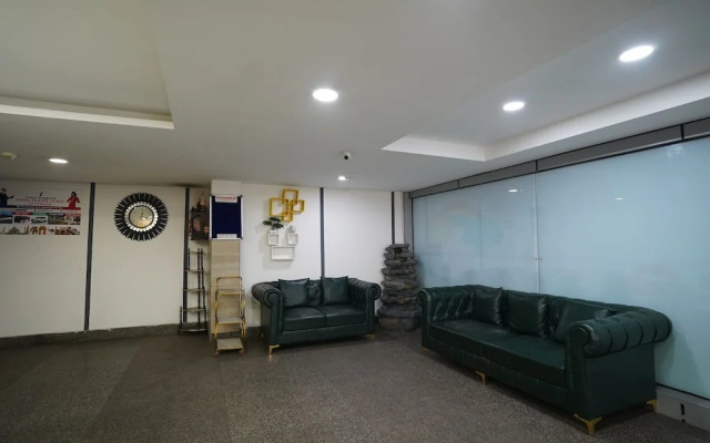 Hotel Lyf Corporate Suites - Kirti Nagar