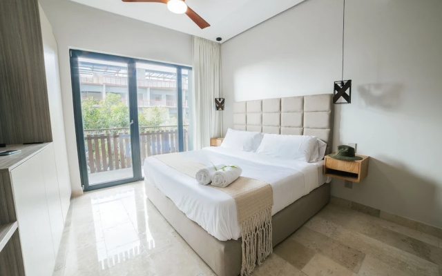 203B Amira Studio By Sandy Powerful