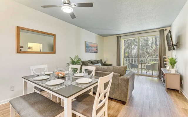 Community Outdoor Pool: Miramar Beach Condo!