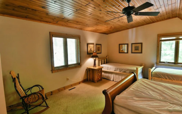 Lumberjack Lodge