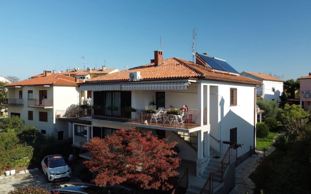Cozy Flat With Garden Access in Umag