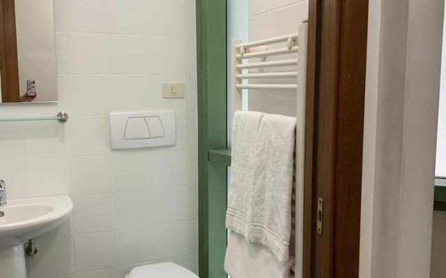 "2 pax Studio, Week Lease, all Utilities Included"