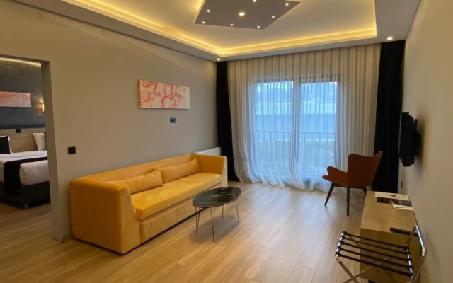 Yason Blue Hotel