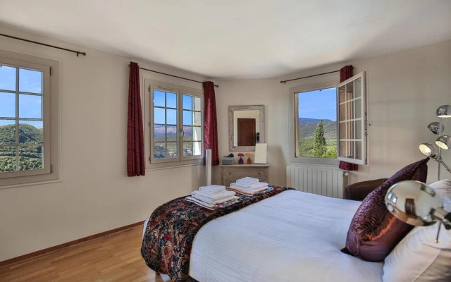 5 bed Villa in Provence With Pool, Outdoor Kitchen