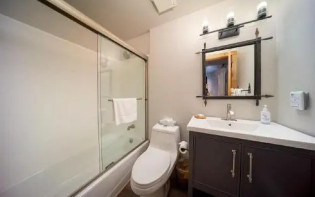 Updated 3BR Condo Near Downtown