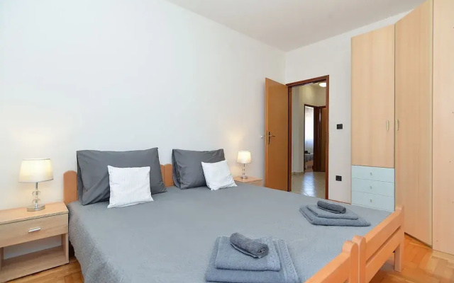 Apartments Emil 596