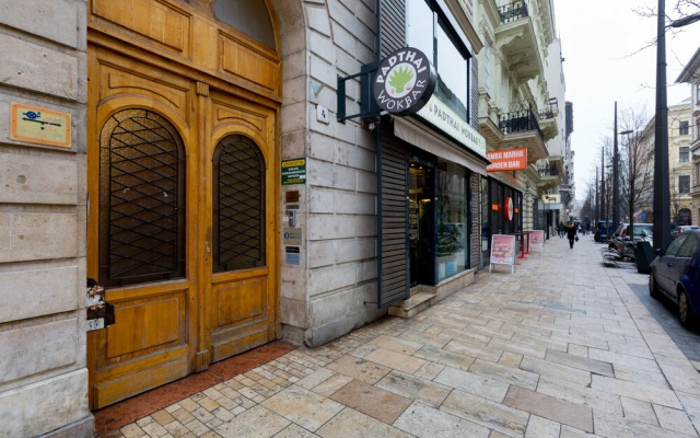 BPM-Kate's Central Home In Budapest
