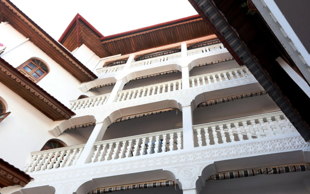 Horizon Palace Hotel