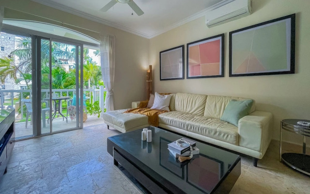 Cute Apartment Only Steps From the Beach