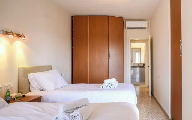 3BR SeaView Apt by the Beach by SeaNRent