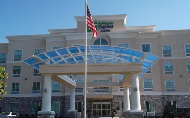 Отель Holiday Inn Express & Suites Columbus-Easton вид на фасад