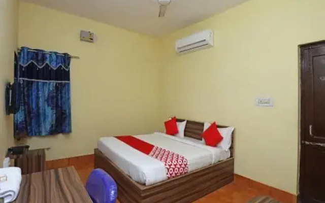 OYO 14666 Galaxy Guest House