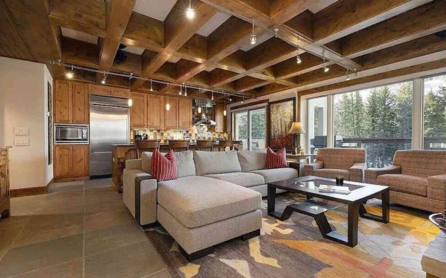 Treetops 4e 3 Bedroom Condo