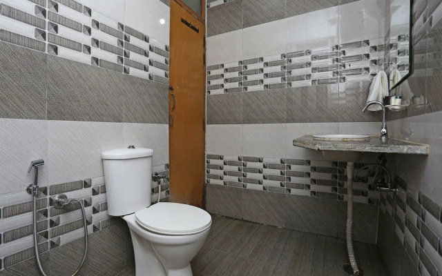OYO 13852 Hotel Maharana Palace