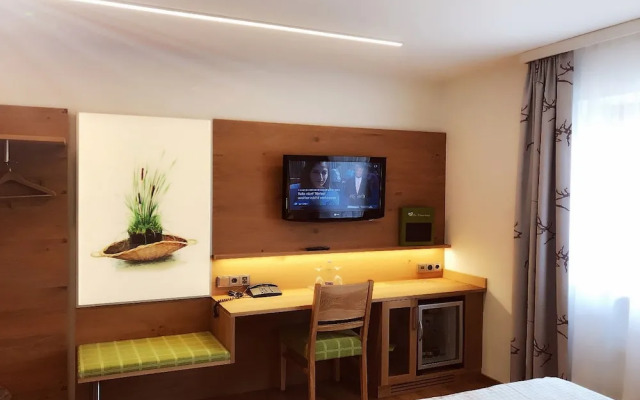 Hotel Am Wiesenhang - Garni