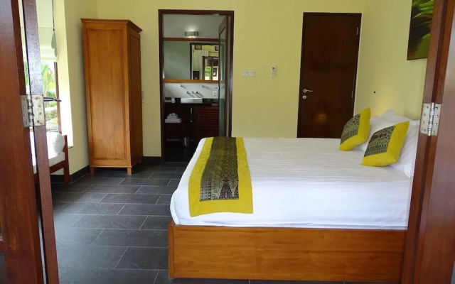 Bale Solah Lombok Holiday Resort