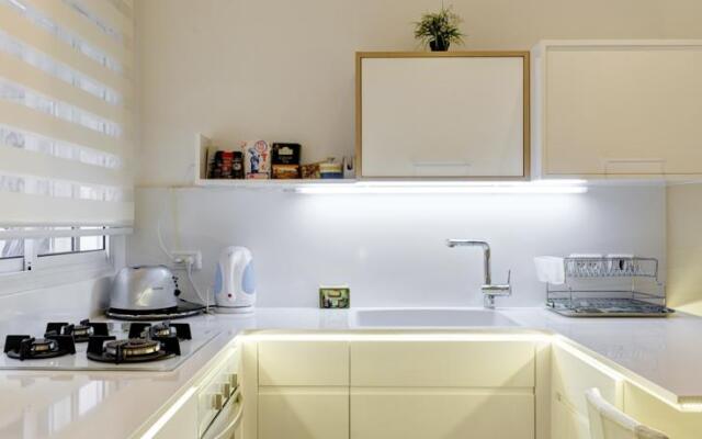 Flower Trail Apartments Израиль, Тель-Авив - 1 отзыв об отеле, цены и фото номеров - забронировать отель Flower Trail Apartments онлайн в номере