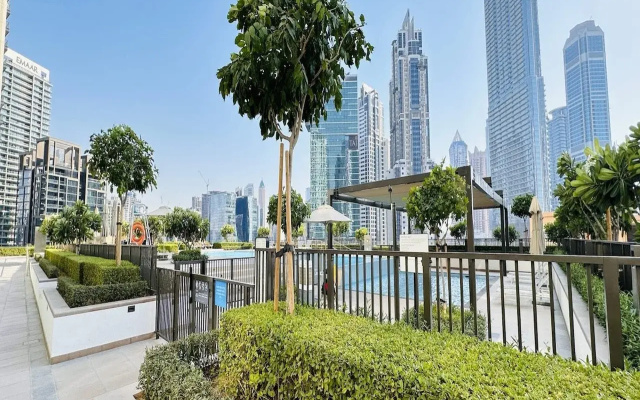 OYO 1349 Home Burj Crown Luxury 1Bed Apartment