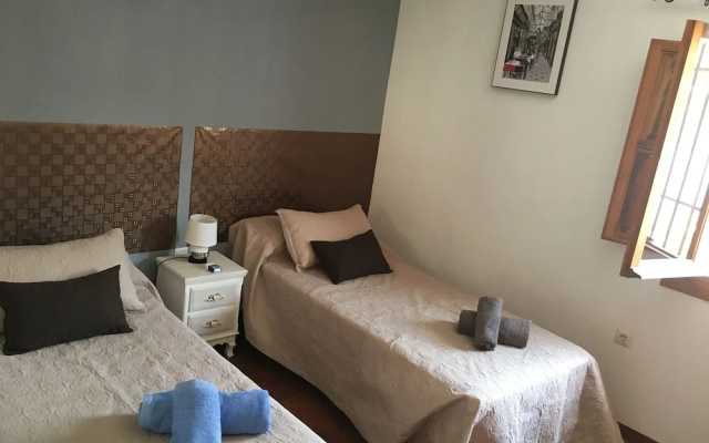 Casa Rural Paloma B&B