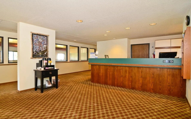 Super 8 by Wyndham Hayward WI