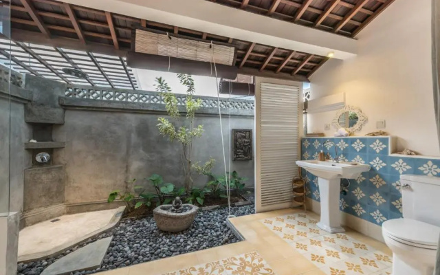 Sol Lila Bali