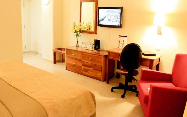 Comfort Inn Monterrey Valle In Monterrey Mexico From 68 Photos