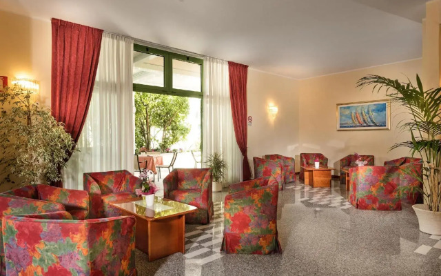 Sky Pool Hotel Sole Garda