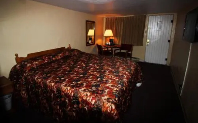 Topaz Lodge