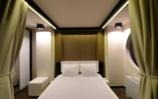 Hotel Hedonic