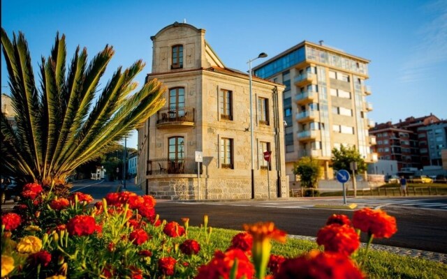 Отель Apartamentos Turisticos Villazoila Испания, Байона - отзывы, цены и фото номеров - забронировать отель Apartamentos Turisticos Villazoila онлайн вид на фасад