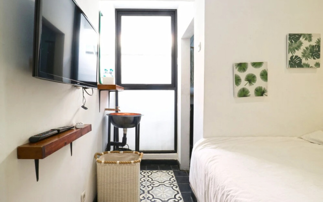 Askhara Hotel