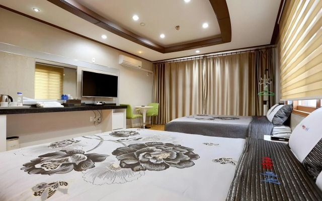 Gyeongpo Emerald Beach Hotel