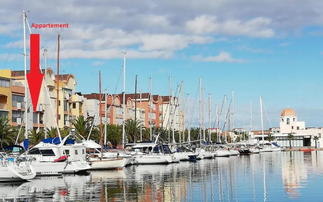 T2 sur le port avec parking