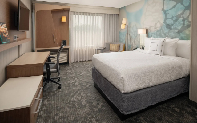 Courtyard By Marriott Portland Airport