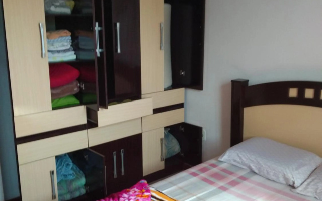 Casa com 2 quartos em condomínio