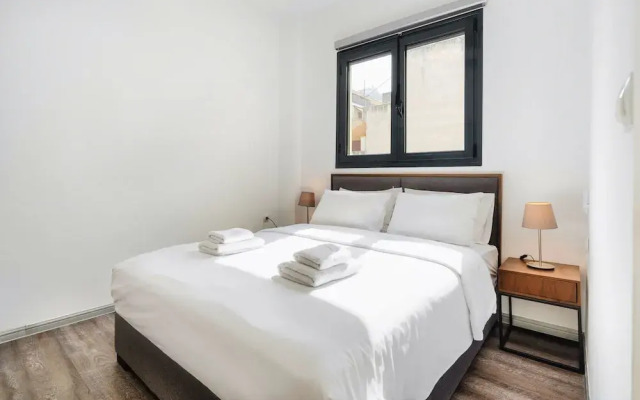 Sanders Home Suites - Bright Downtown 2-bdr. Apt