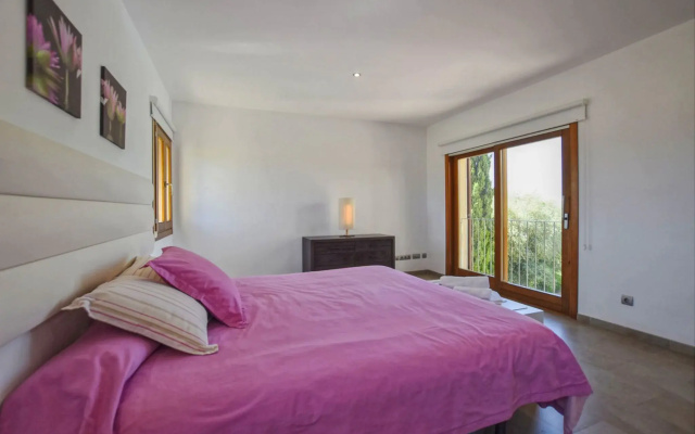 Luxurious country house with pool near the town of Alcudia
