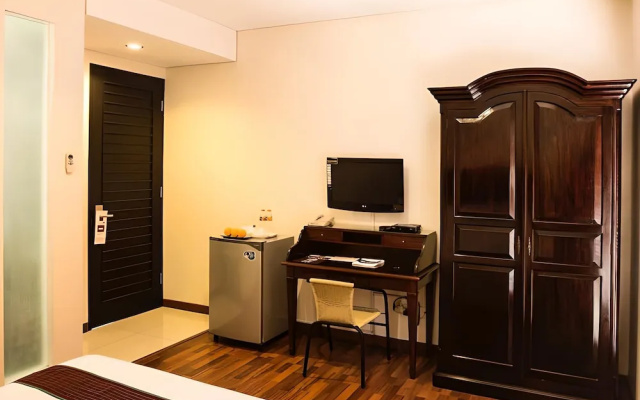 Kyriad Pejaten Suites