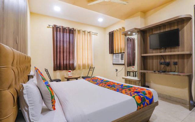 Capital O 70138 Hotel Jayati Oasis Inn