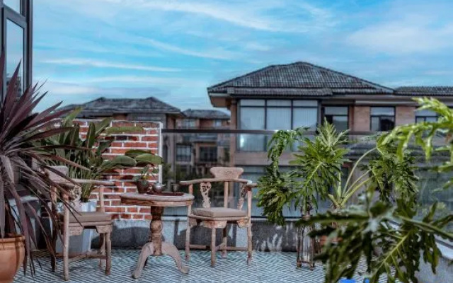 Fairy Tale Town · Hot Spring Garden Homestay (Tengchong)