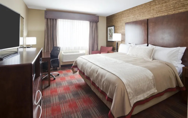 Gateway Park Hotel and Suites