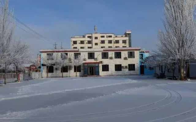 Ejinaqi Luxing Hostel