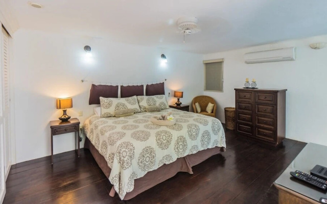 Royal Palms 5 2 Bedroom Condo by RedAwning