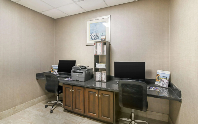 Best Western Plus Brunswick Inn & Suites