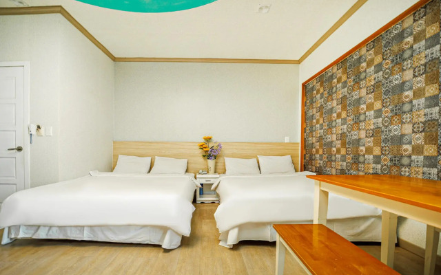 Apple Hotel